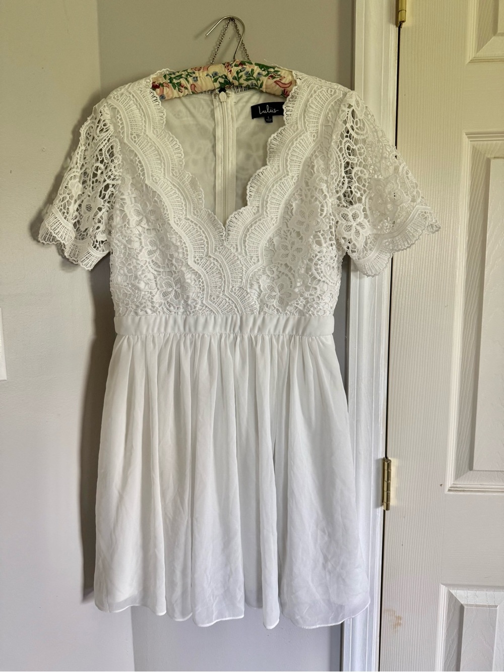Lulu's White Lace V-Neck Short Skater Dress